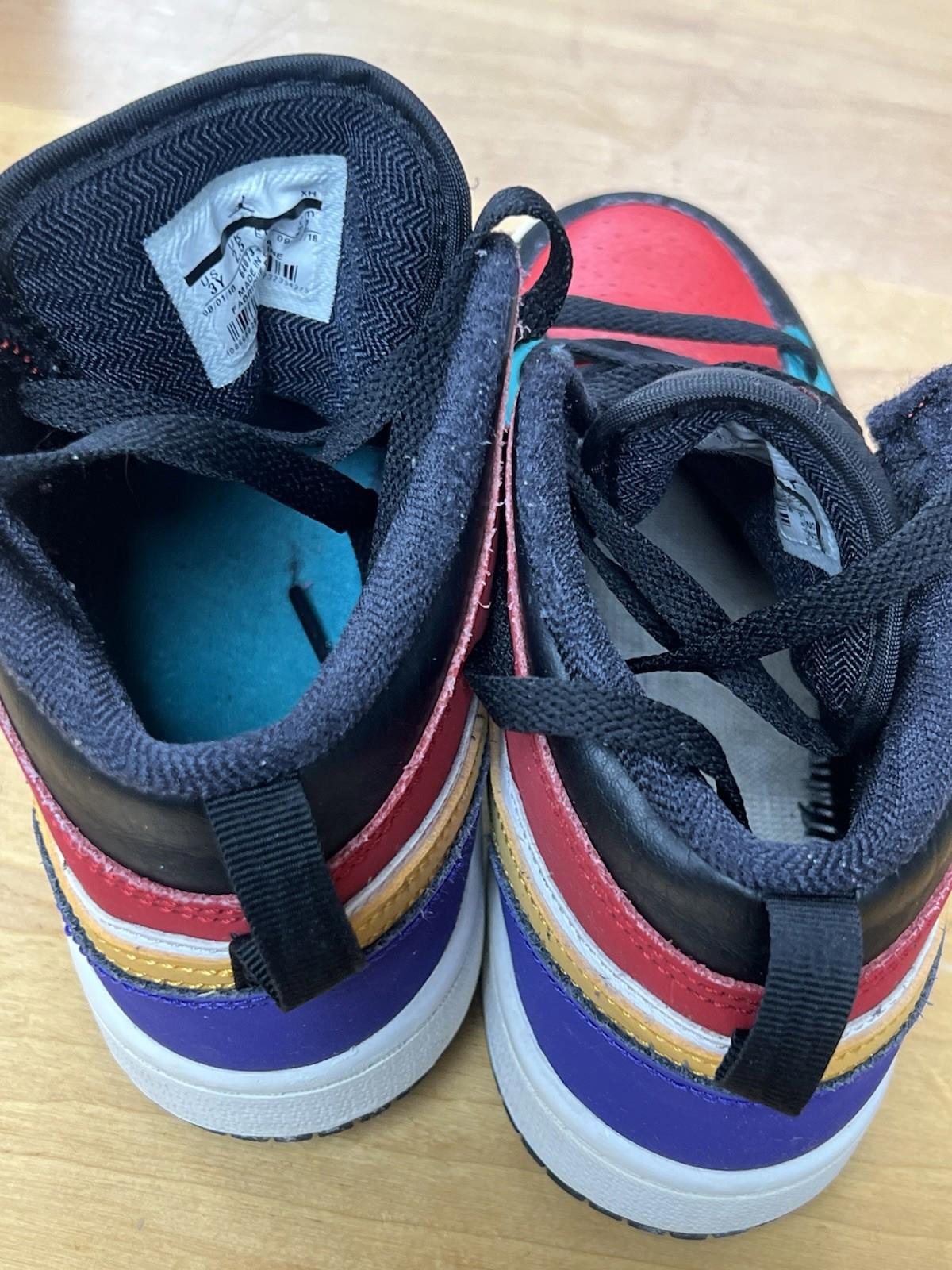 AIR JORDAN RETRO 3Y SIZE 3 YOUTH (640734-125)