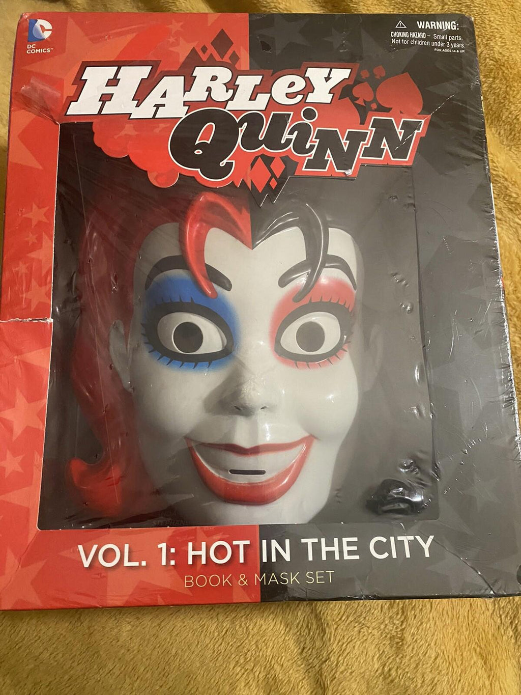 DC Comics Harley Quinn Mask Book Set Vol.1 Hot in the City