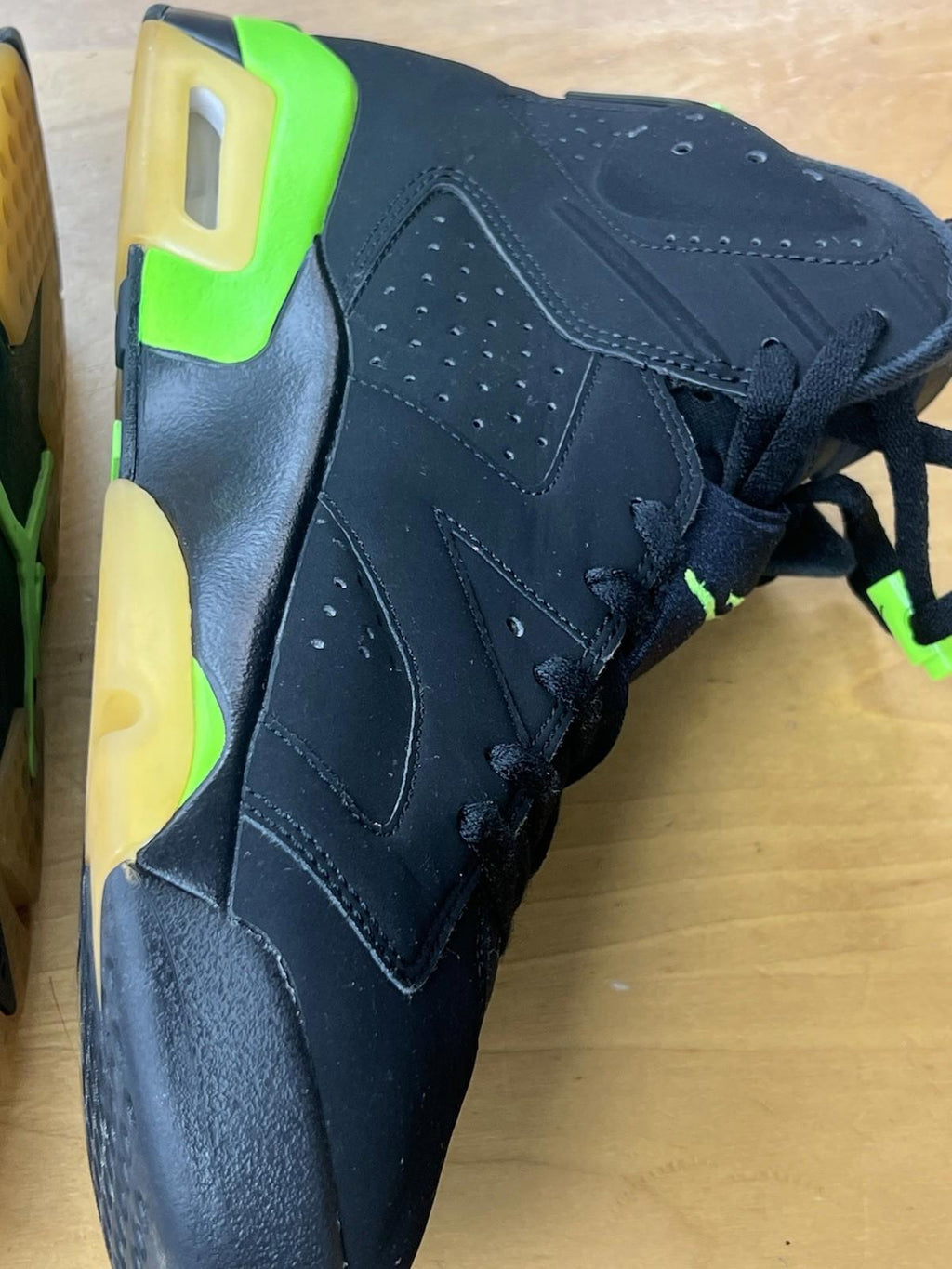 Size 10 - Air Jordan 6 Retro Ele Green/Black Neon CT8529-003