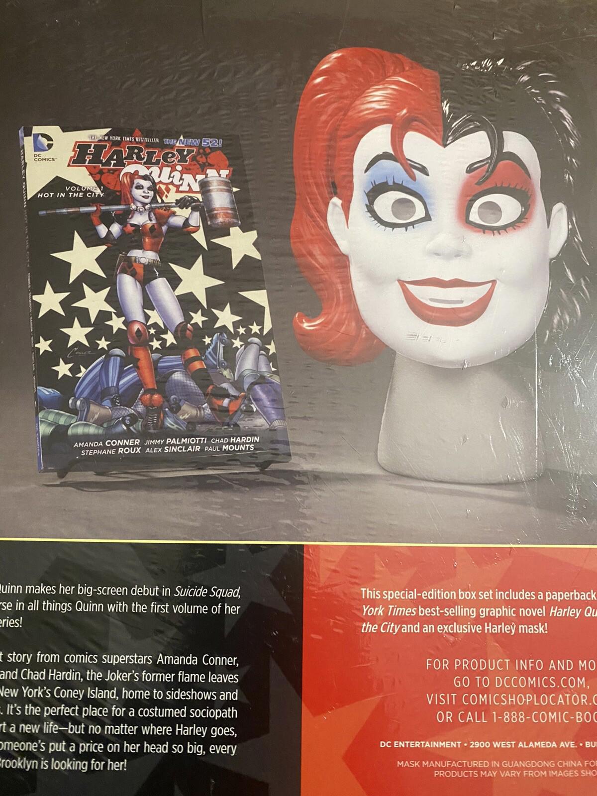 DC Comics Harley Quinn Mask Book Set Vol.1 Hot in the City