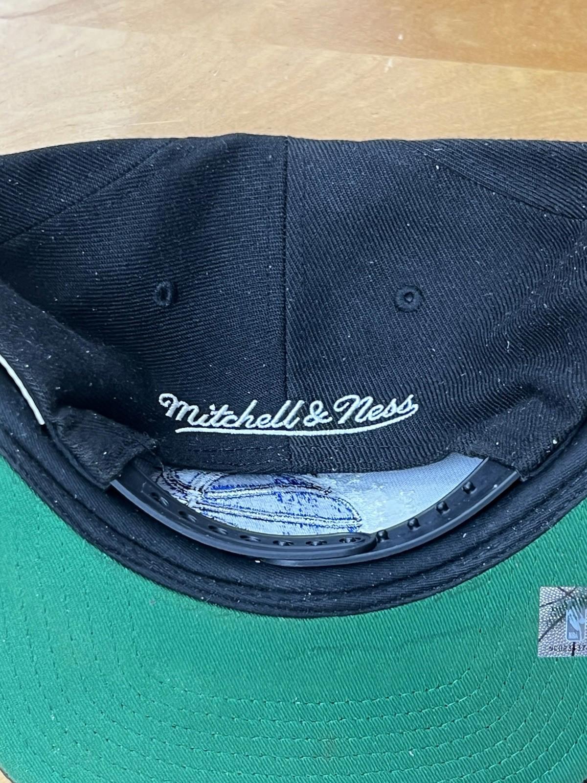 Mitchell & Ness Black NBA Orlando Magic Core Basic Snapback