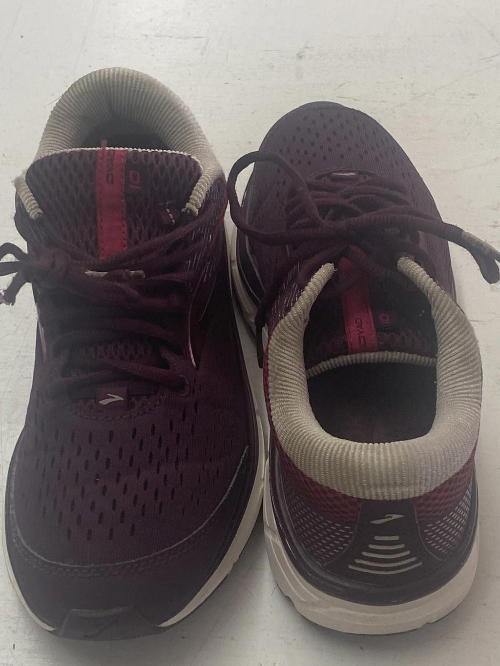 BROOKS DYAD 10 WOMENS RUNNING SHOES SNEAKERS SIZE 7.5