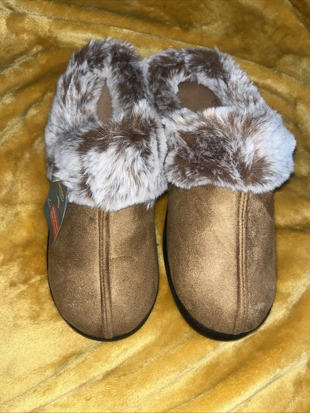 NWT Hometop Women’s Brown Faux Fur Clog Slippers Size 10