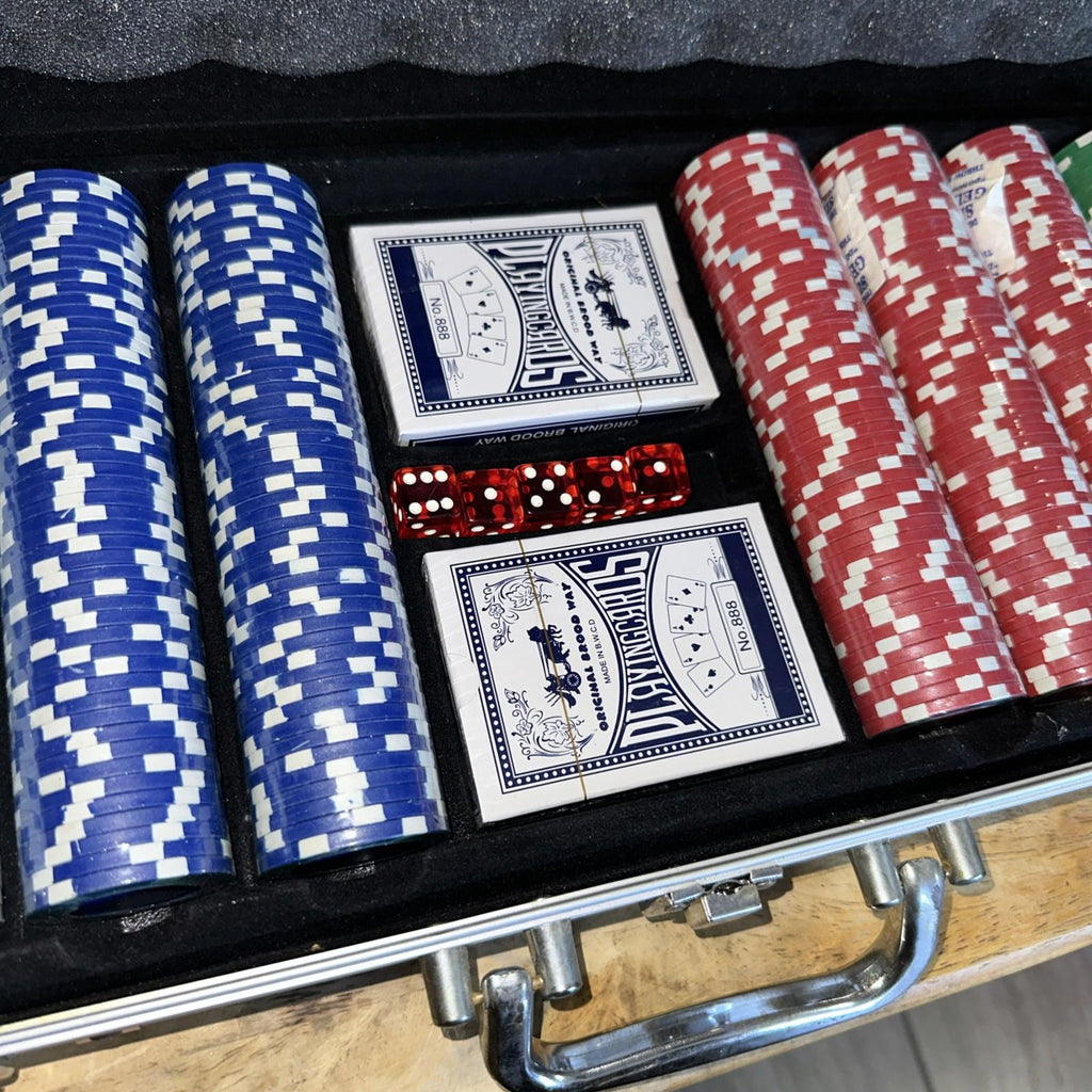 Texas Hold ‘Em Poker Chip Set 400+ With Metal Case