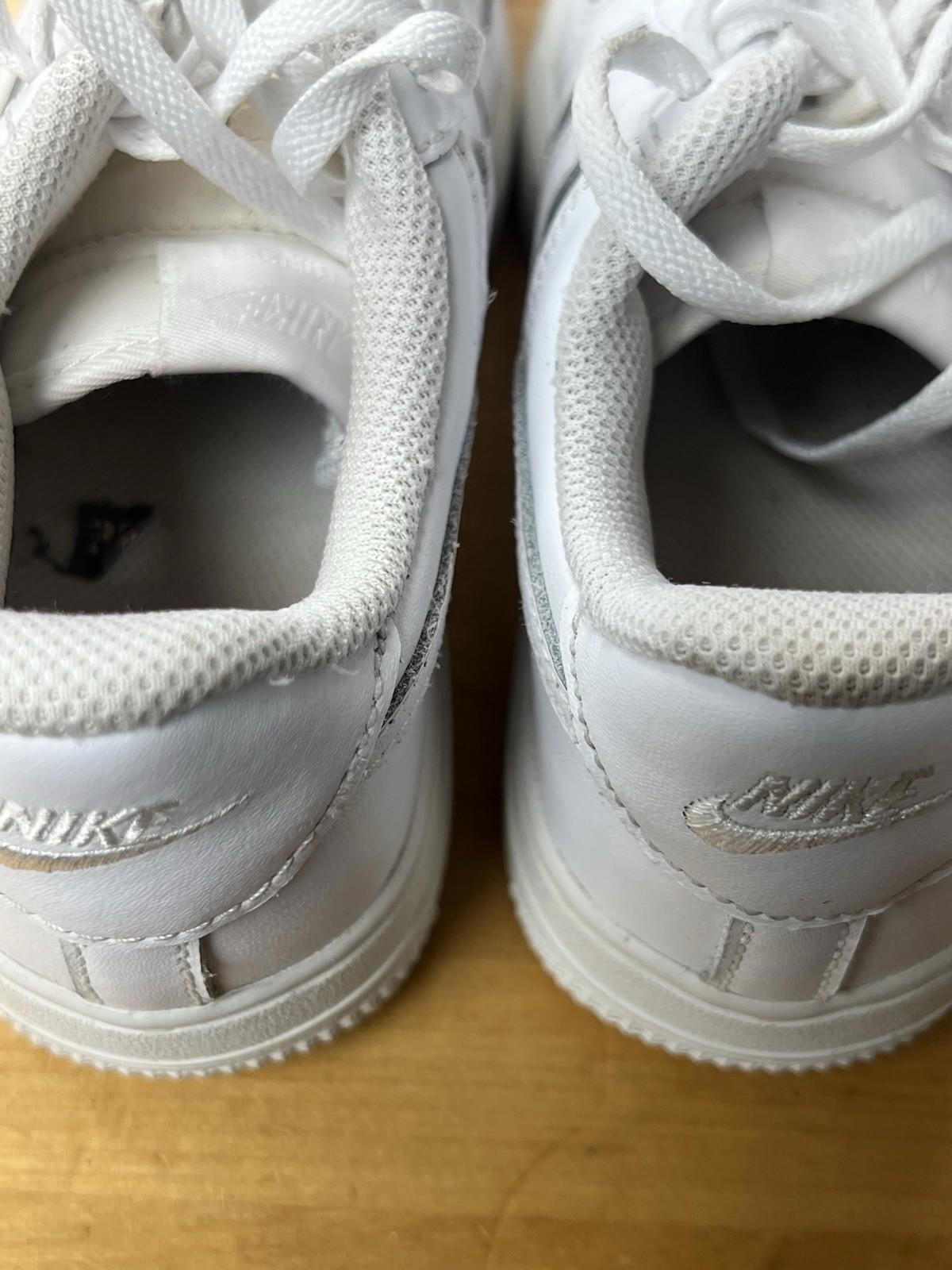 Nike Air Force 1 White Kids Sneaker Leather Lace Up Size 2.5
