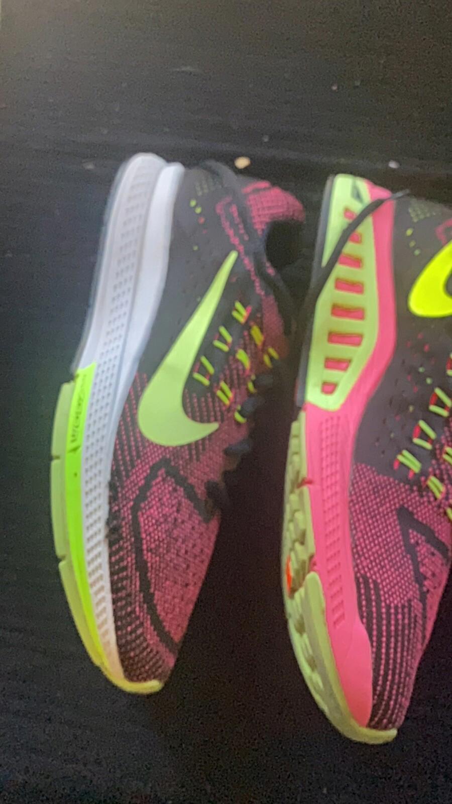 Nike Air Zoom Structure 8 Pink Power Ghost Green Black Volt