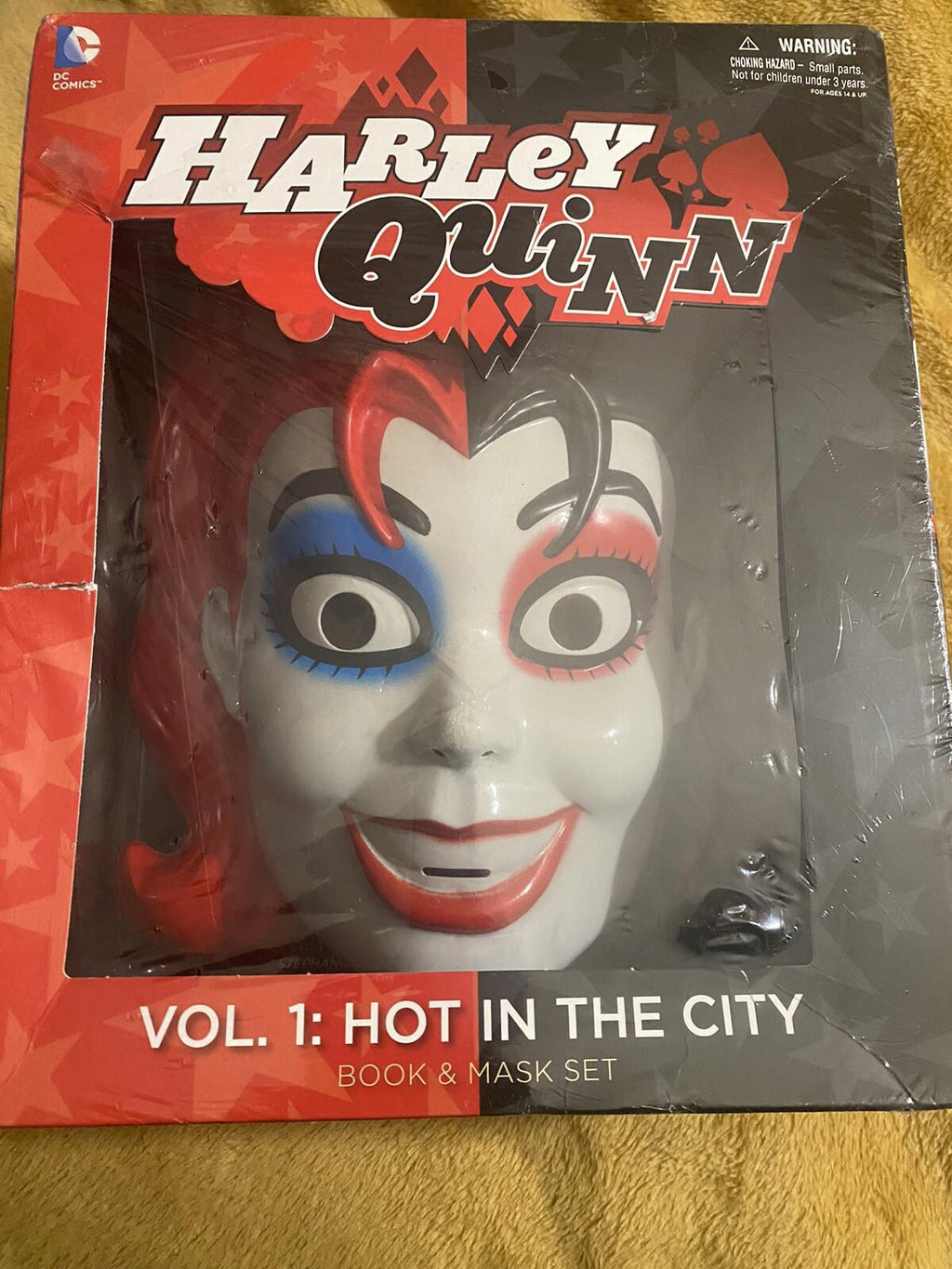 DC Comics Harley Quinn Mask Book Set Vol.1 Hot in the City