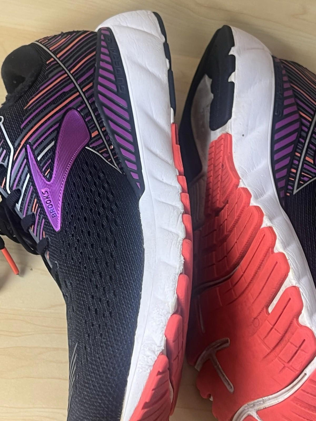 Brooks Adrenaline GTS 19 Black/Purple Running Shoes S 11.5