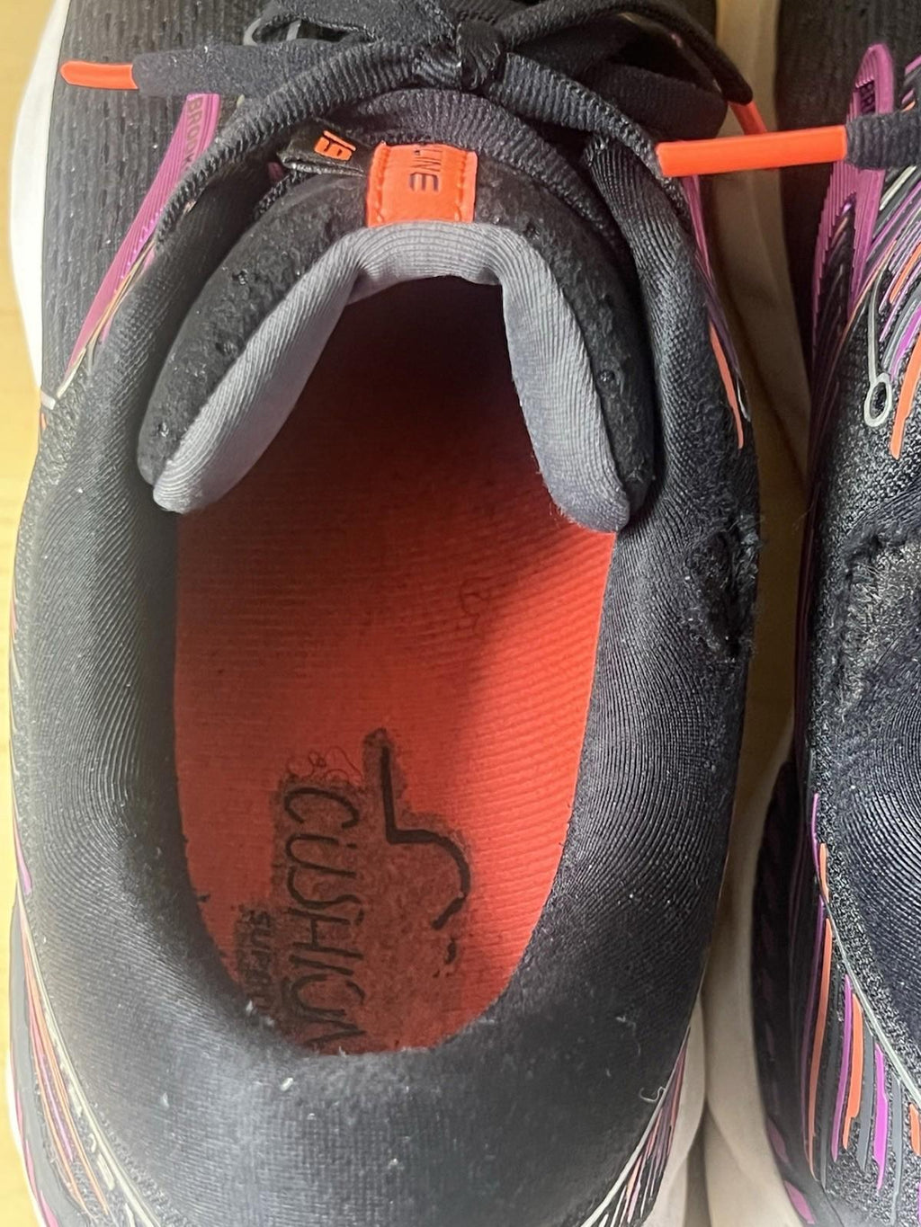 Brooks Adrenaline GTS 19 Black/Purple Running Shoes S 11.5