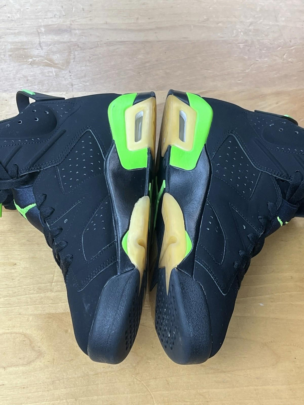Size 10 - Air Jordan 6 Retro Ele Green/Black Neon CT8529-003