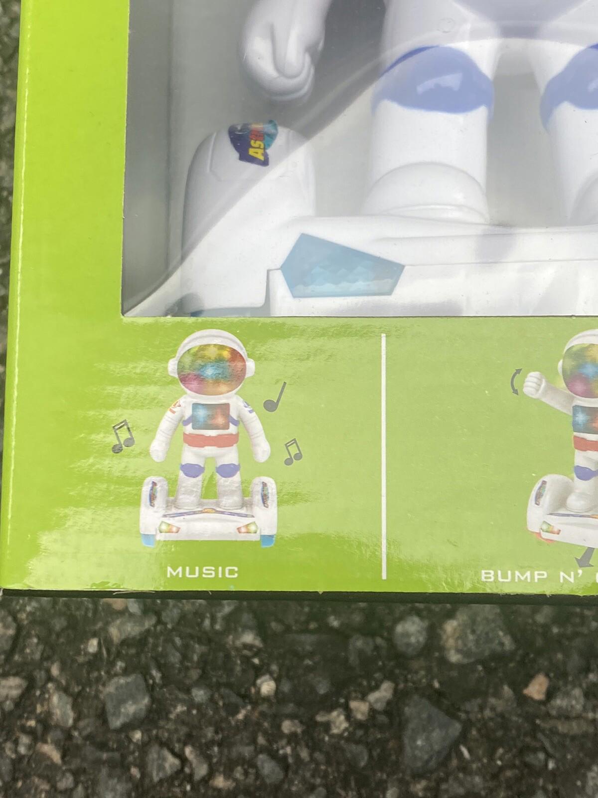 VIVITAR Robo Light Up Space Flyer Music, Bump N Go, Light Up