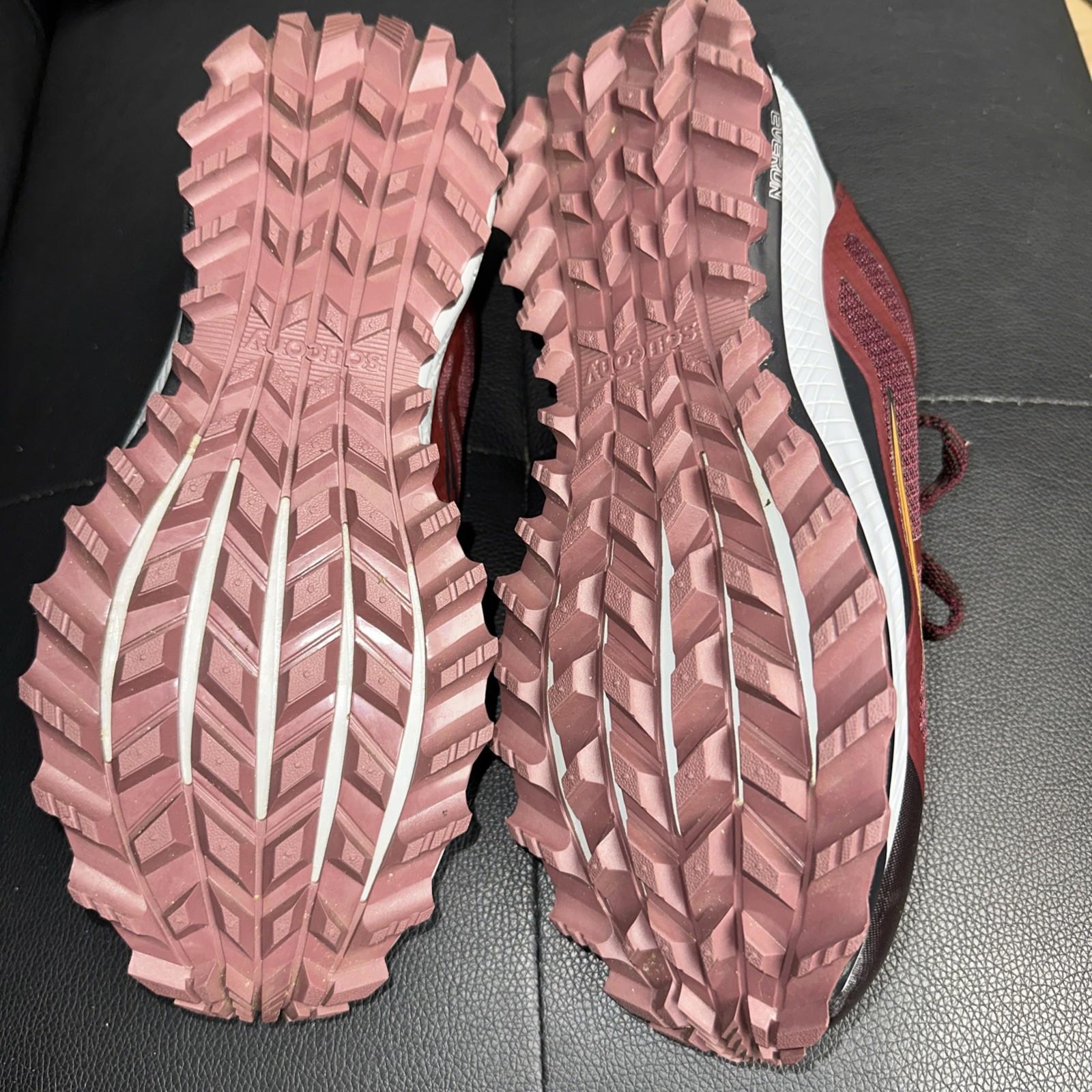 Saucony Women Everun Maroon Trail Running Hiking Shoe Size 9
