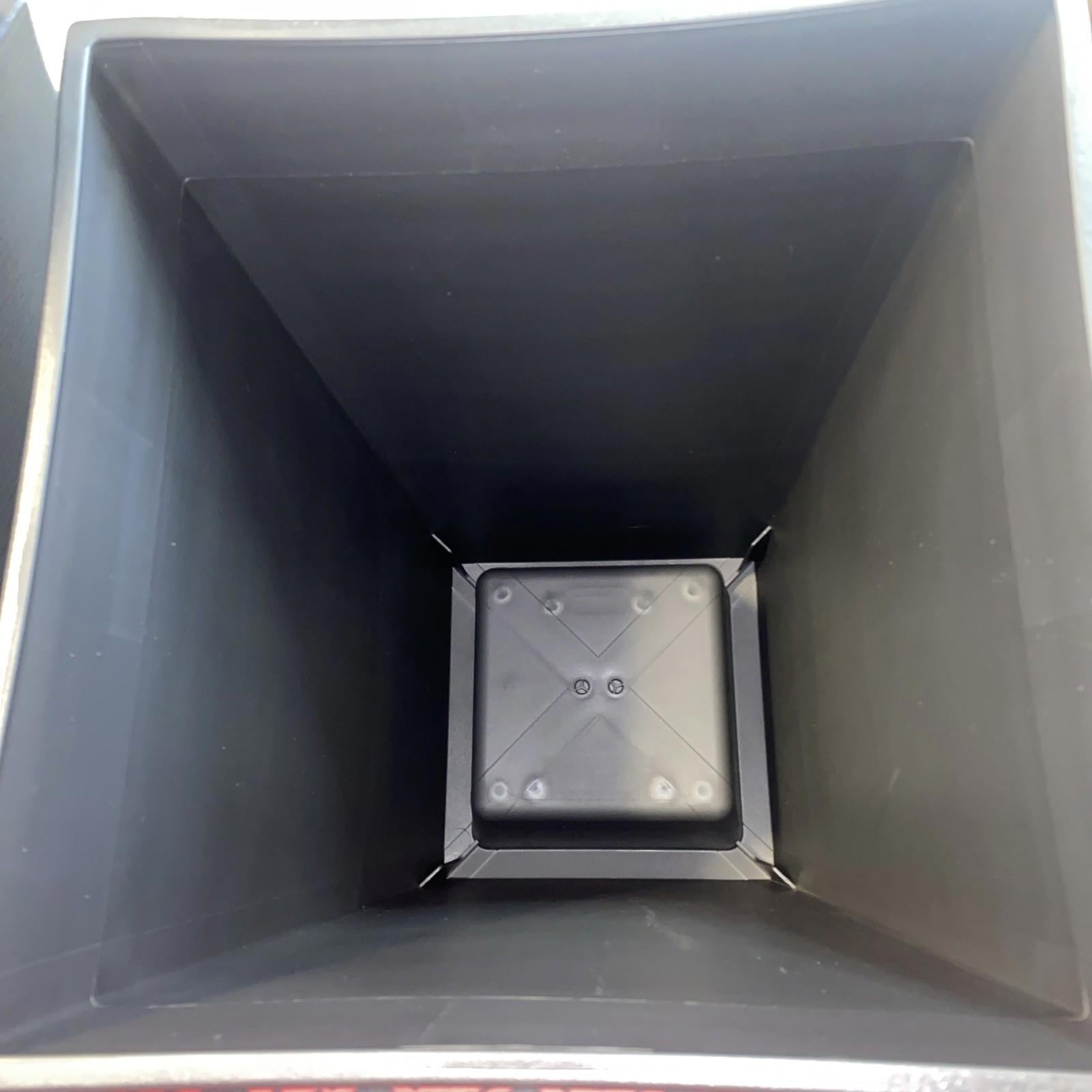 Keter Black Wave Planter 22 in. Tall  New