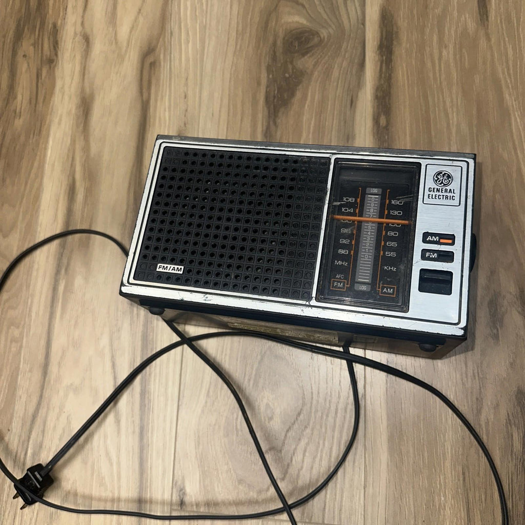 Vintage GE 7-4115B AM/FM Radio Walnut Grain Tested Working