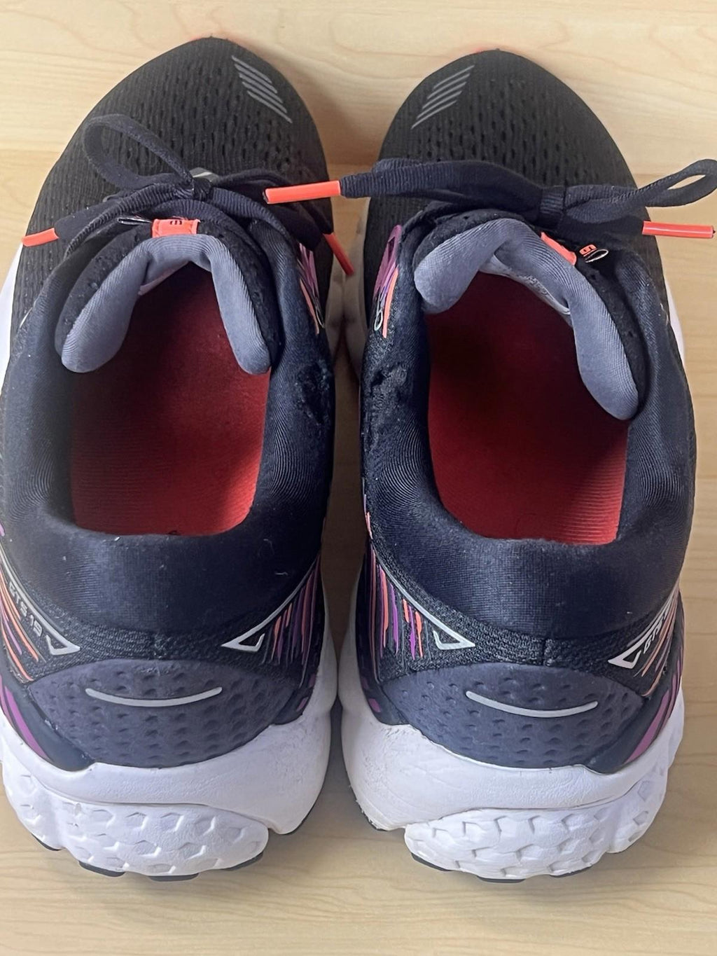 Brooks Adrenaline GTS 19 Black/Purple Running Shoes S 11.5