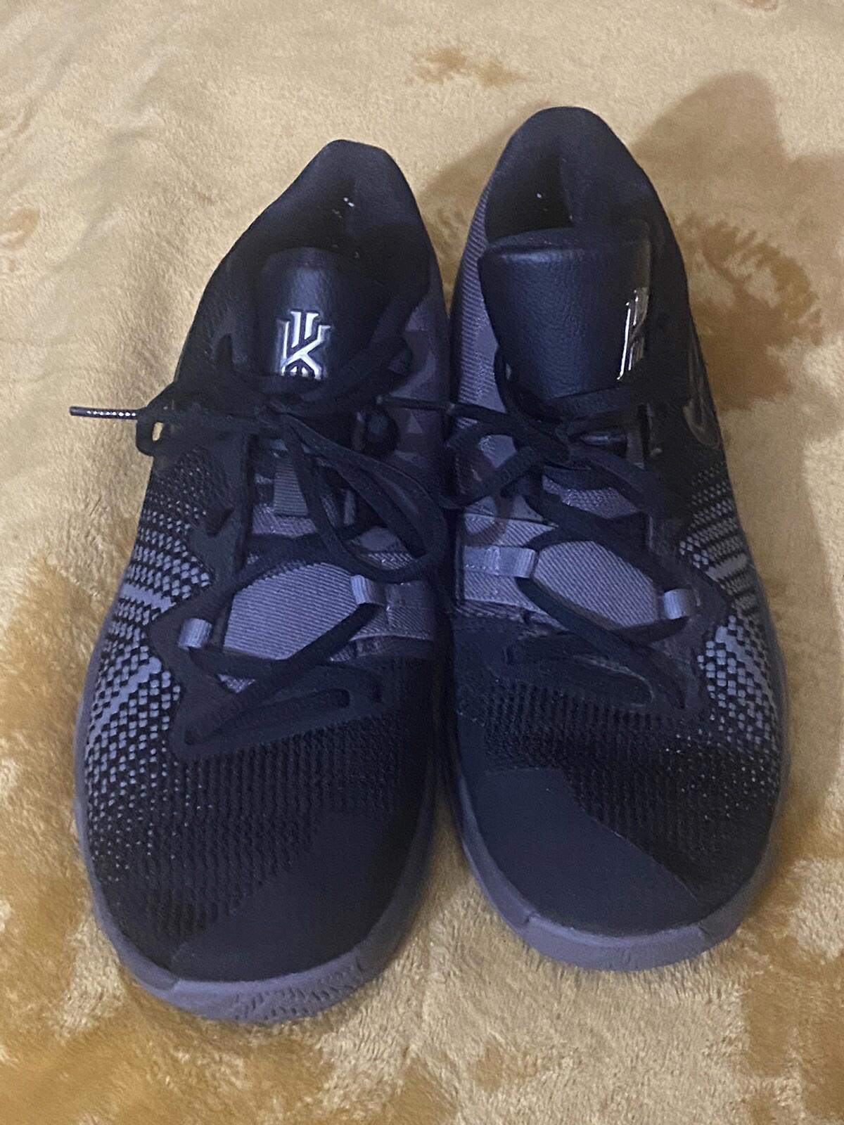 Nike Flytrap Shoes Kyrie Irving 6Y Black Gray Mid AA1154011