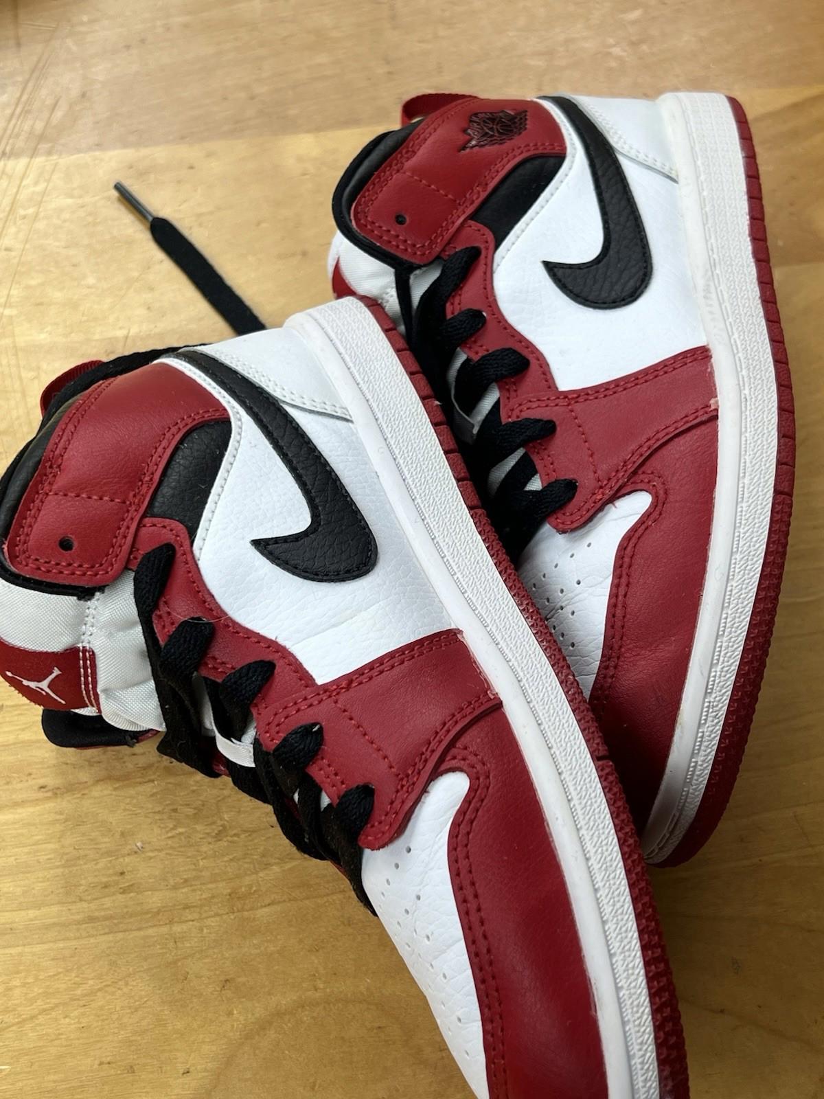 Nike Air Jordan 1 Mid SE Size 6Y Red White Black  640734-173