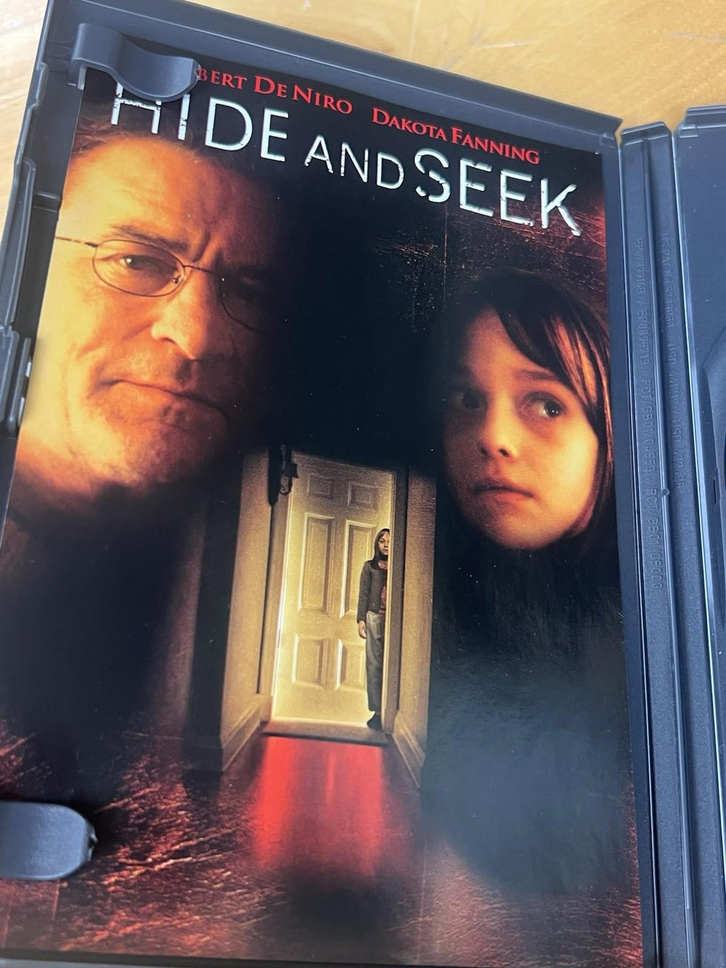 Hide and Seek - DVD - GOOD