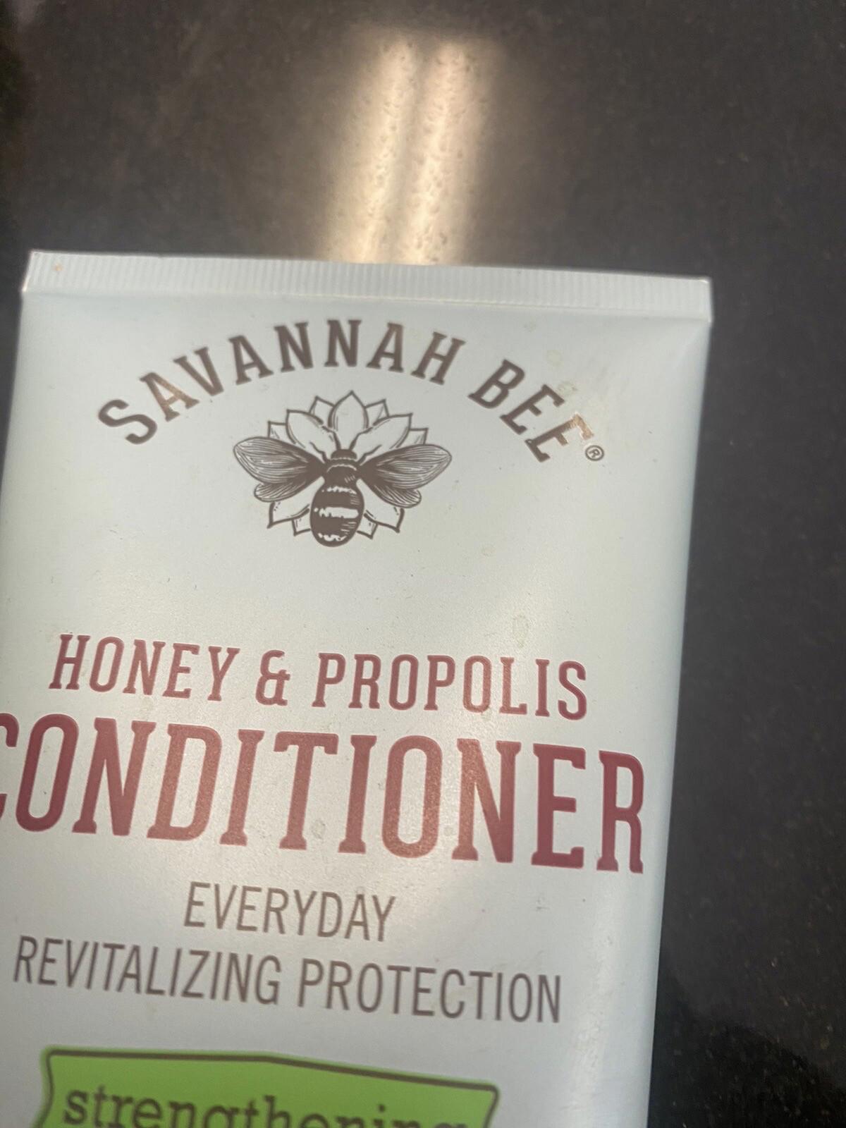 Savannah Bee Honey & Propolis Conditioner Strengthening 8