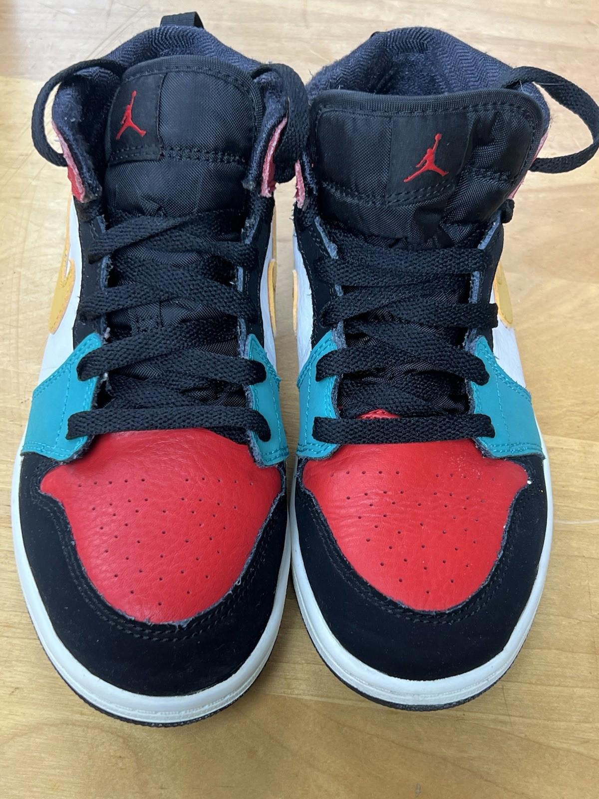 AIR JORDAN RETRO 3Y SIZE 3 YOUTH (640734-125)