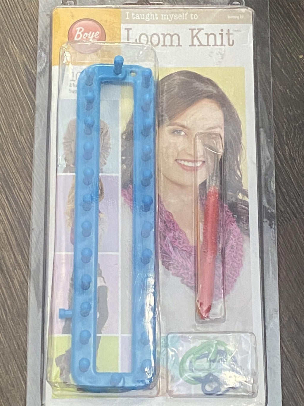 BOYE "I TAUGHT MYSELF TO LOOM KNIT" KIT. TOOLS & INSTRUCTS