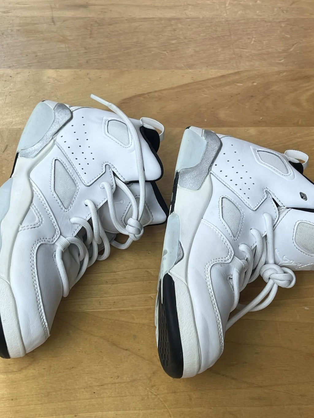 Nike Jordan Flight Club 91 "White Metallic Silver" Size 2.5y