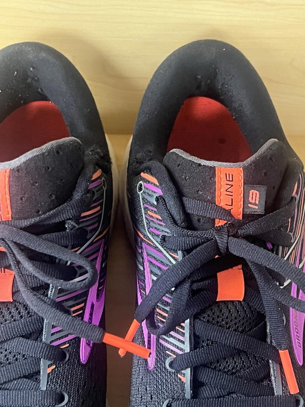 Brooks Adrenaline GTS 19 Black/Purple Running Shoes S 11.5