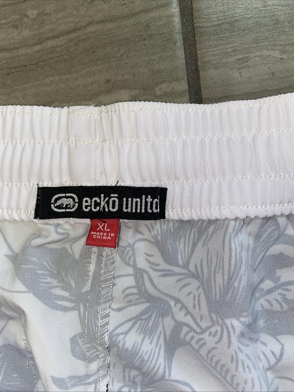 Ecko Unltd Shorts Mens XL Black White Floral Swim Trunks New