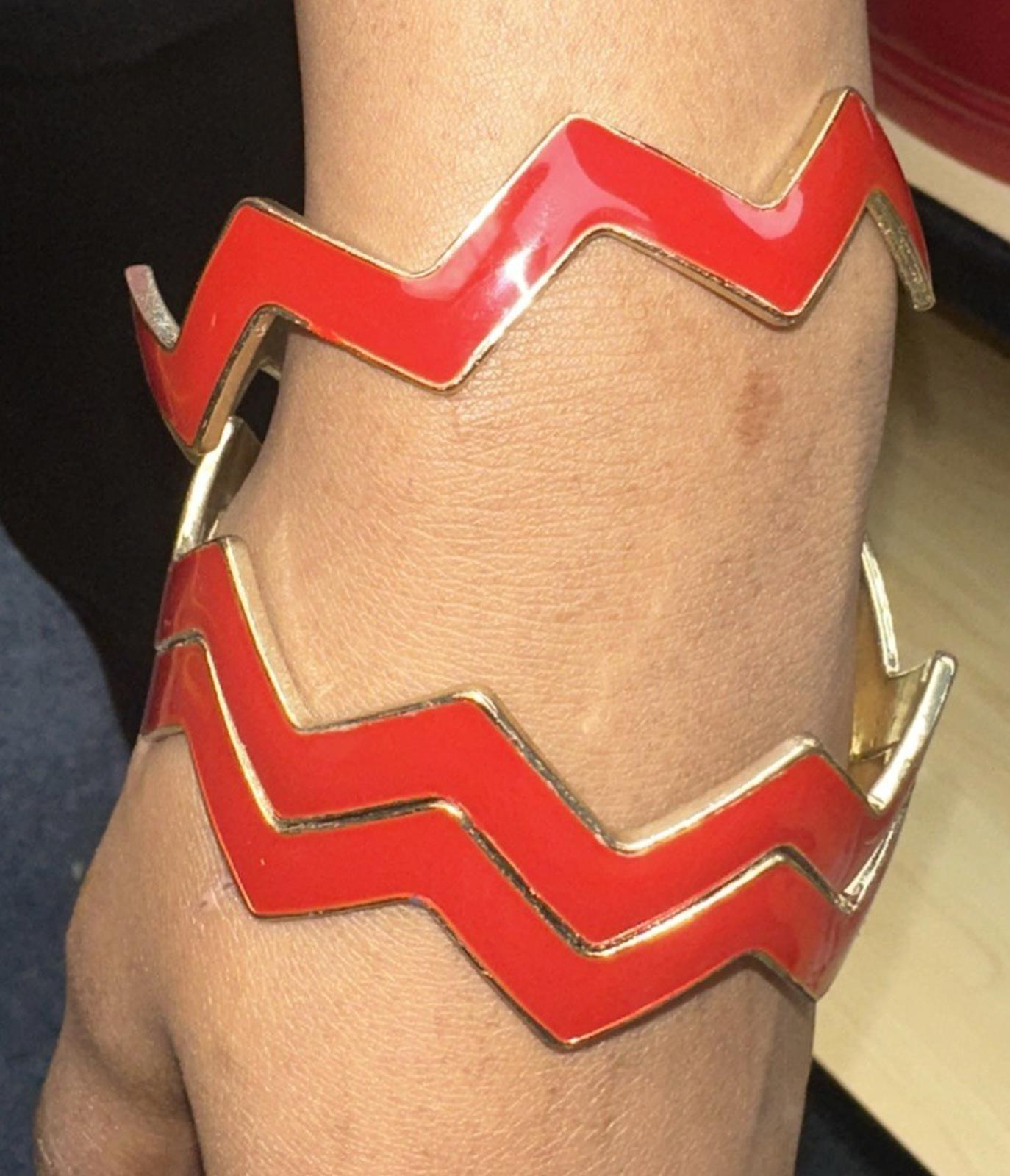 Nena Fashion Jewelry Zig Zag Bracelet Bangle New