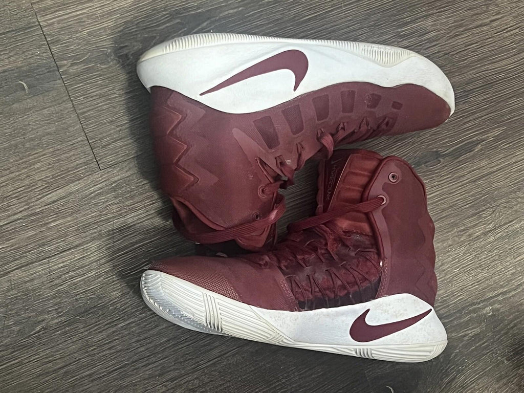 Size 6.5 - Nike Hyperdunk Basketball Mid Burgundy