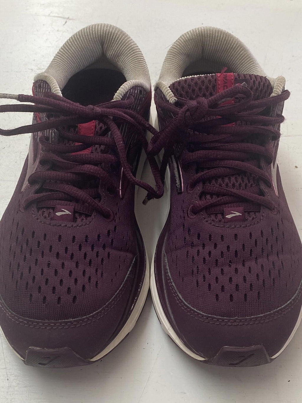 BROOKS DYAD 10 WOMENS RUNNING SHOES SNEAKERS SIZE 7.5
