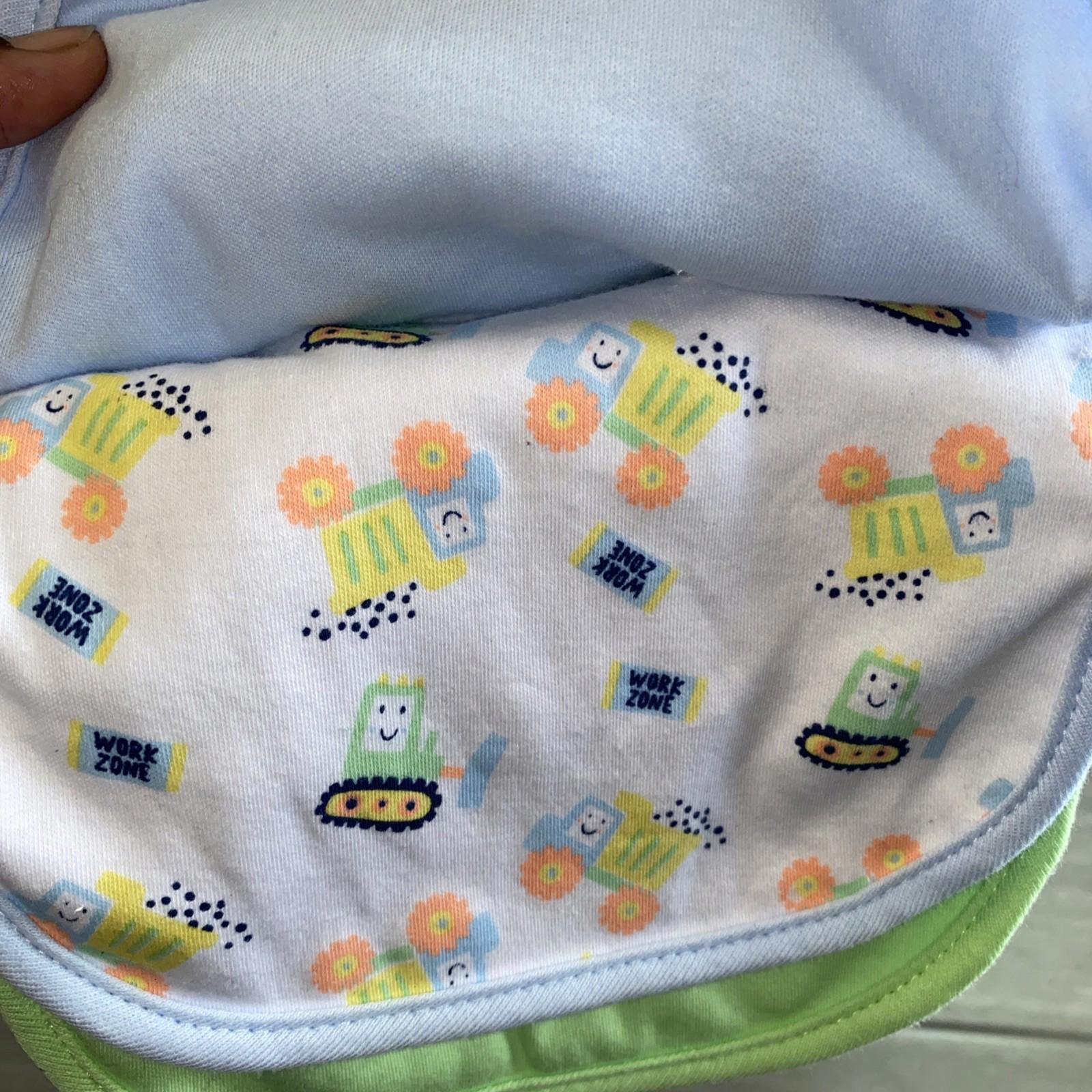 NEW 0-9 MO BOYS THEMED 5 PIECE BIBS SOCKS SET 3 BIBS 2 SOCKS