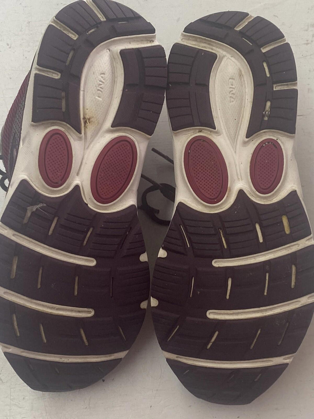 BROOKS DYAD 10 WOMENS RUNNING SHOES SNEAKERS SIZE 7.5