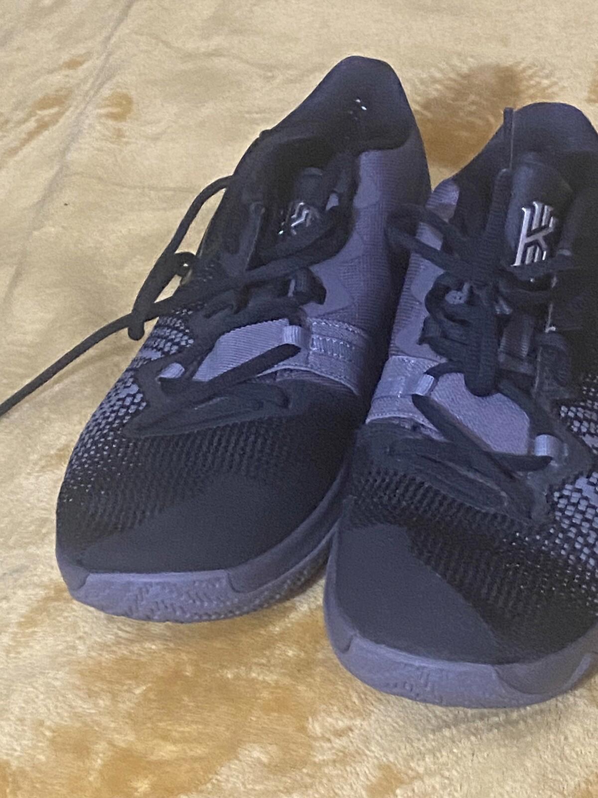 Nike Flytrap Shoes Kyrie Irving 6Y Black Gray Mid AA1154011