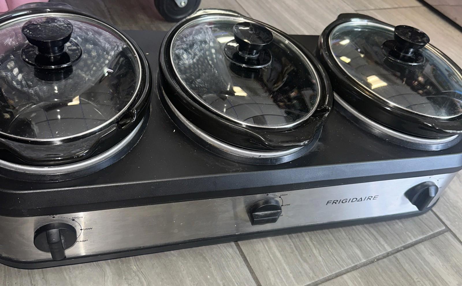 Frigidaire 2.5 Quart Three Pot Slow Cooker Stainless Steel