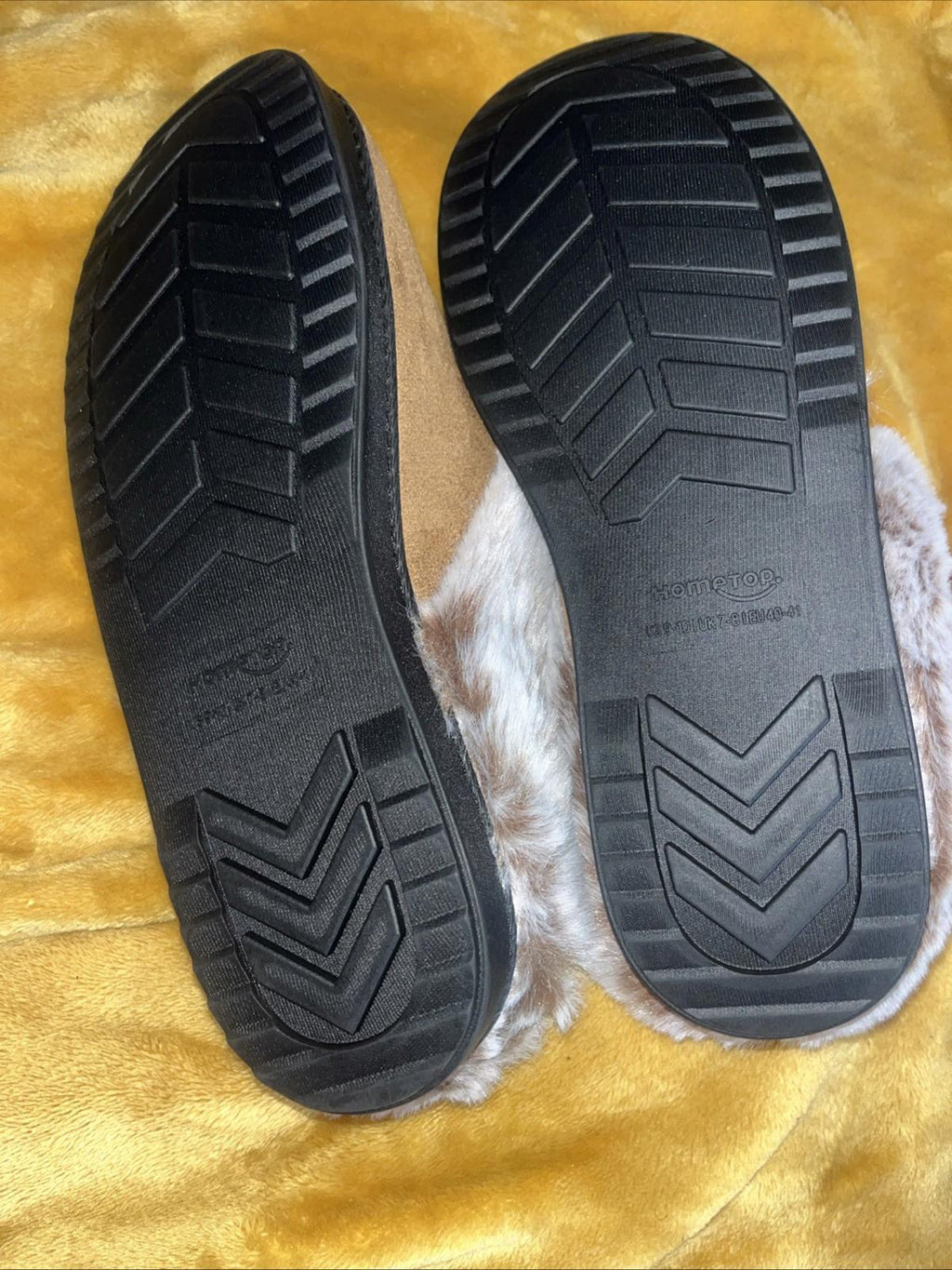 NWT Hometop Women’s Brown Faux Fur Clog Slippers Size 10