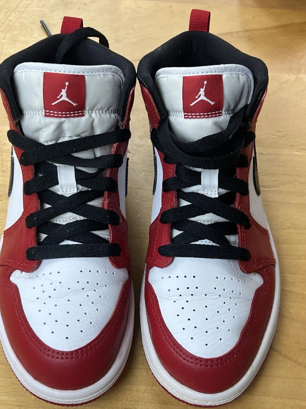Nike Air Jordan 1 Mid SE Size 6Y Red White Black  640734-173