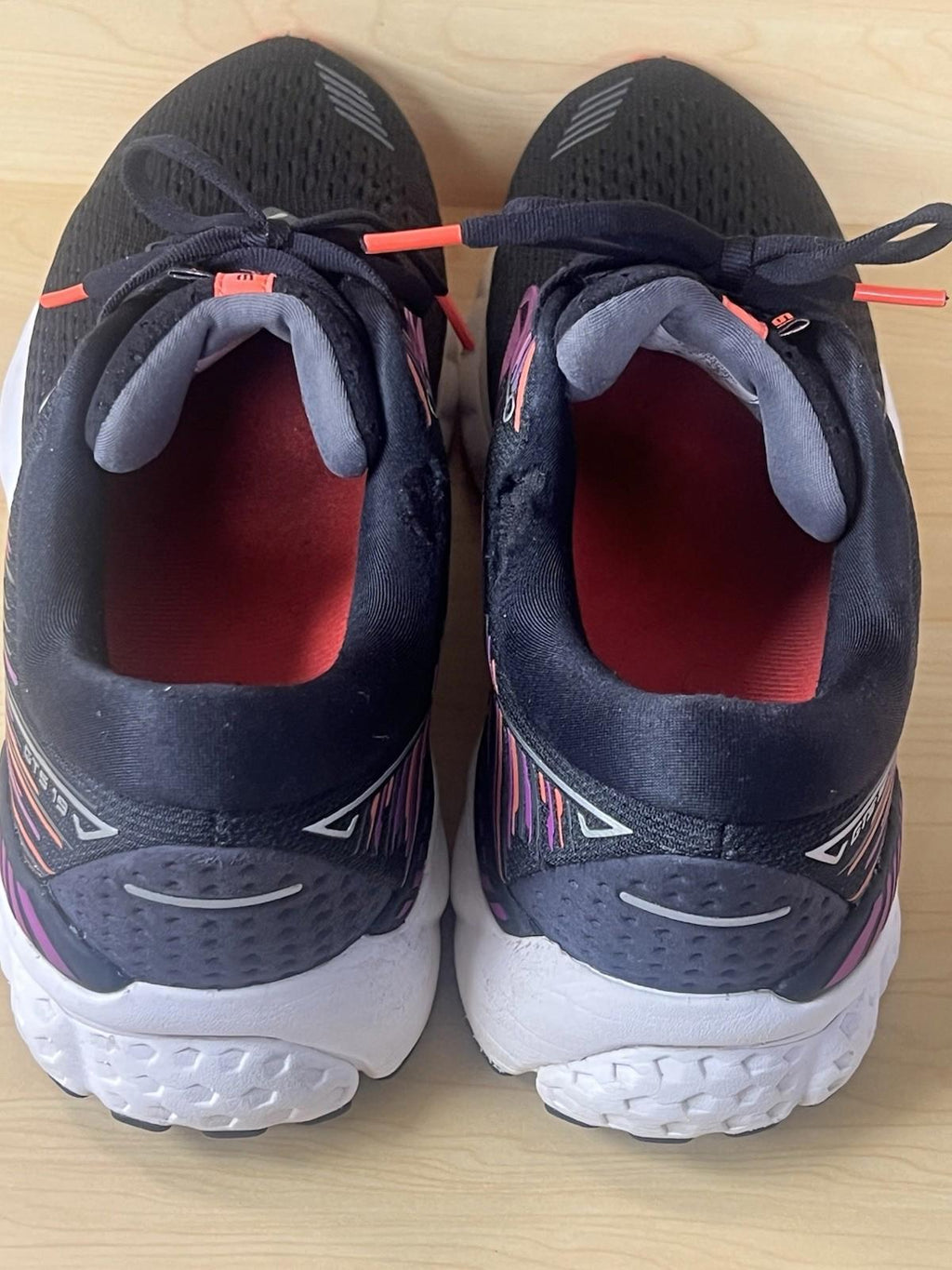 Brooks Adrenaline GTS 19 Black/Purple Running Shoes S 11.5