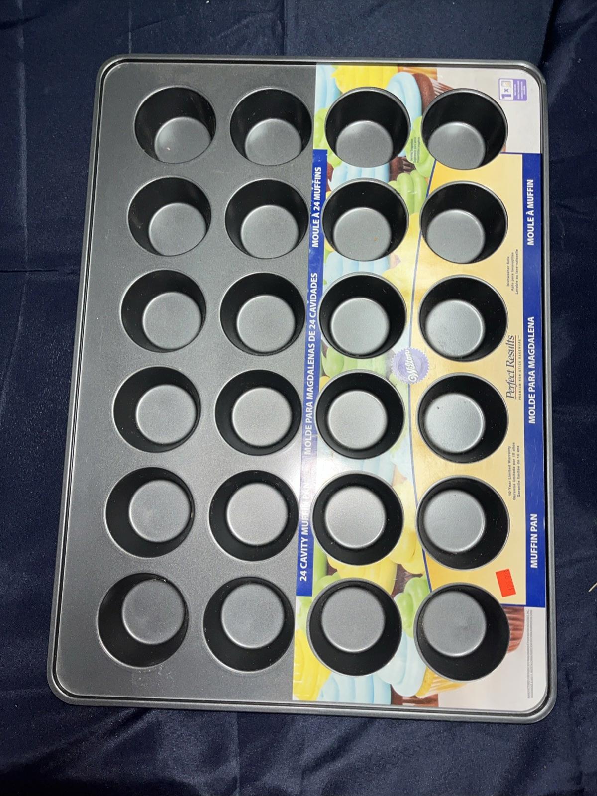Wilson Perfect Results Non-Stick 24 Muffin Tin New