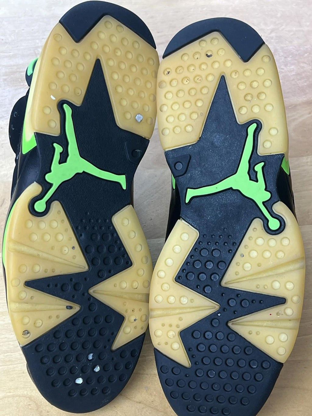 Size 10 - Air Jordan 6 Retro Ele Green/Black Neon CT8529-003