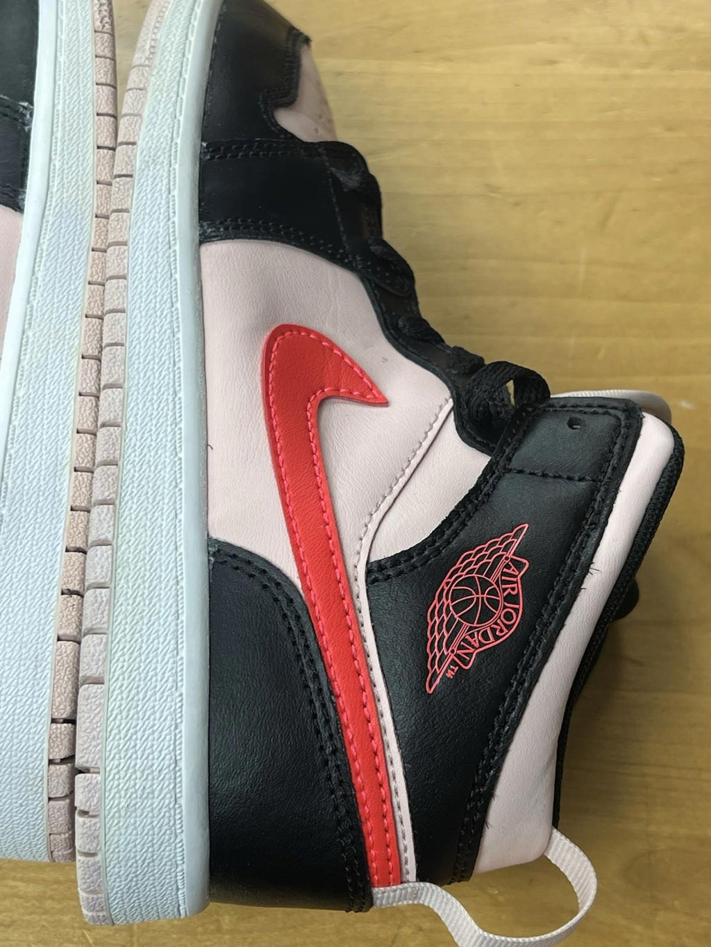 Nike Air Jordan 1 Mid  Sz 3Y 640734-604 Basketball Shoes