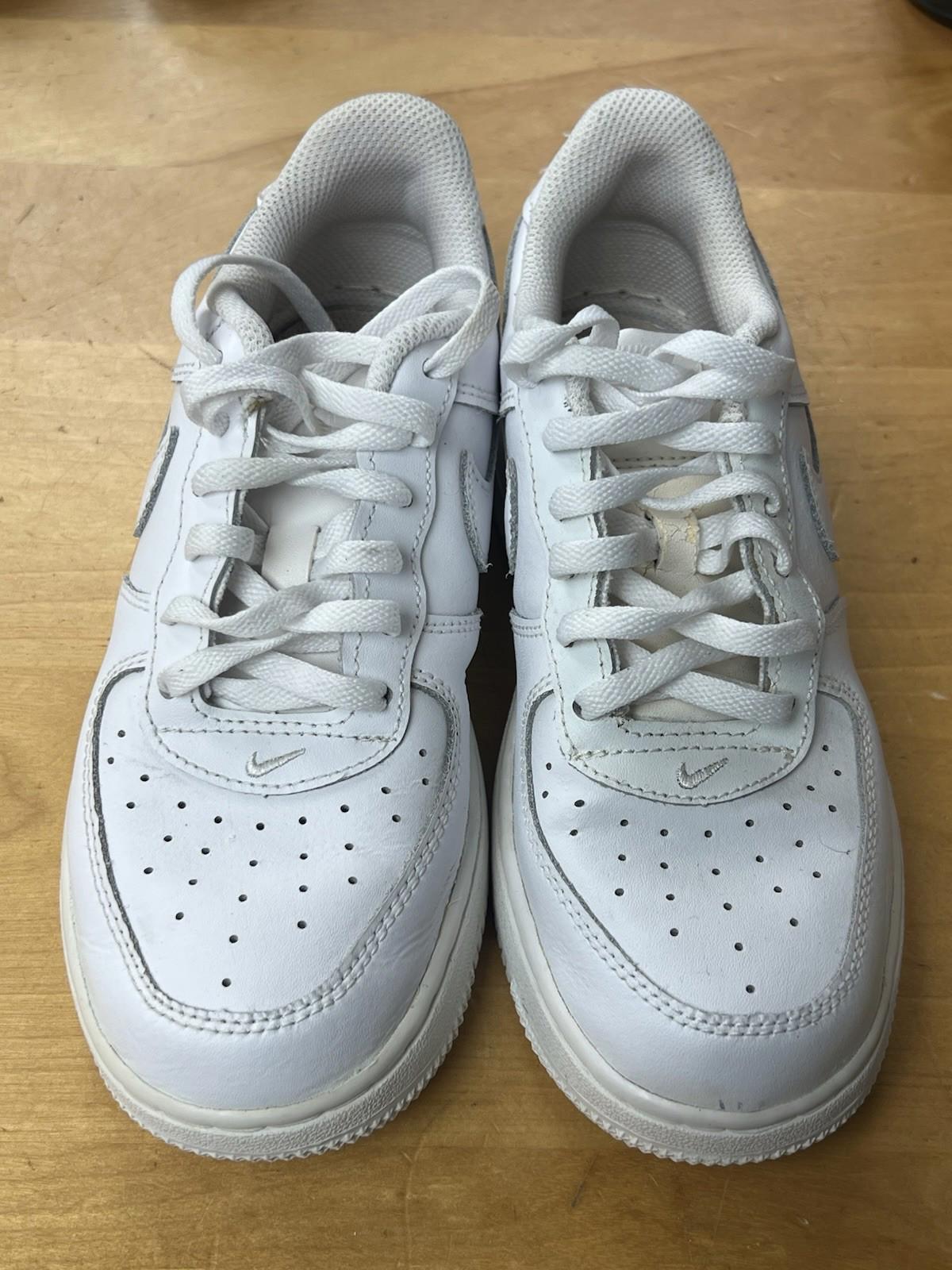 Nike Air Force 1 White Kids Sneaker Leather Lace Up Size 2.5