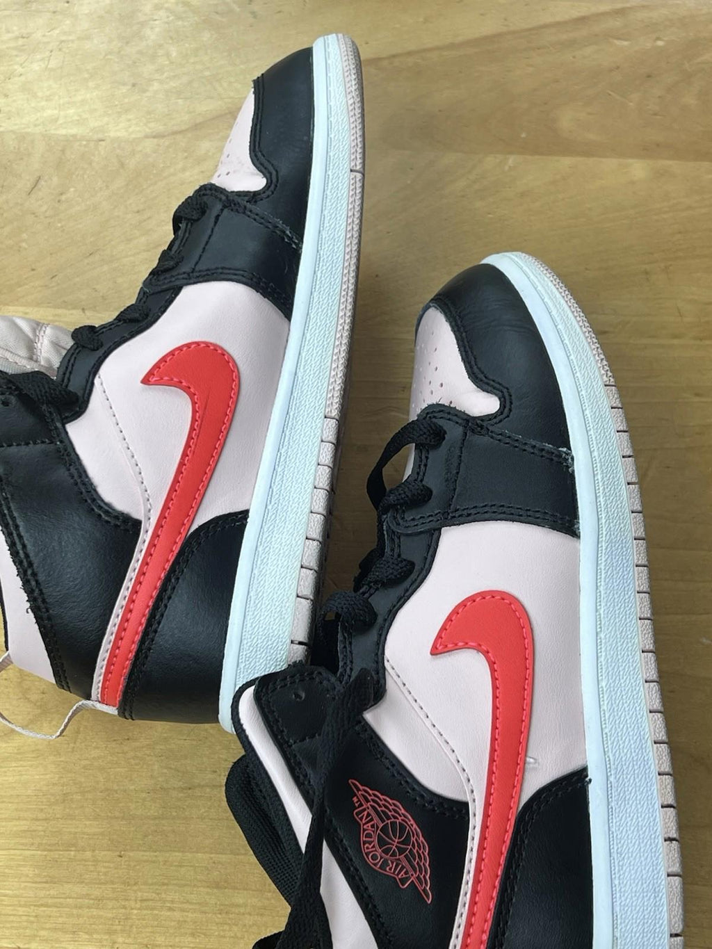 Nike Air Jordan 1 Mid  Sz 3Y 640734-604 Basketball Shoes