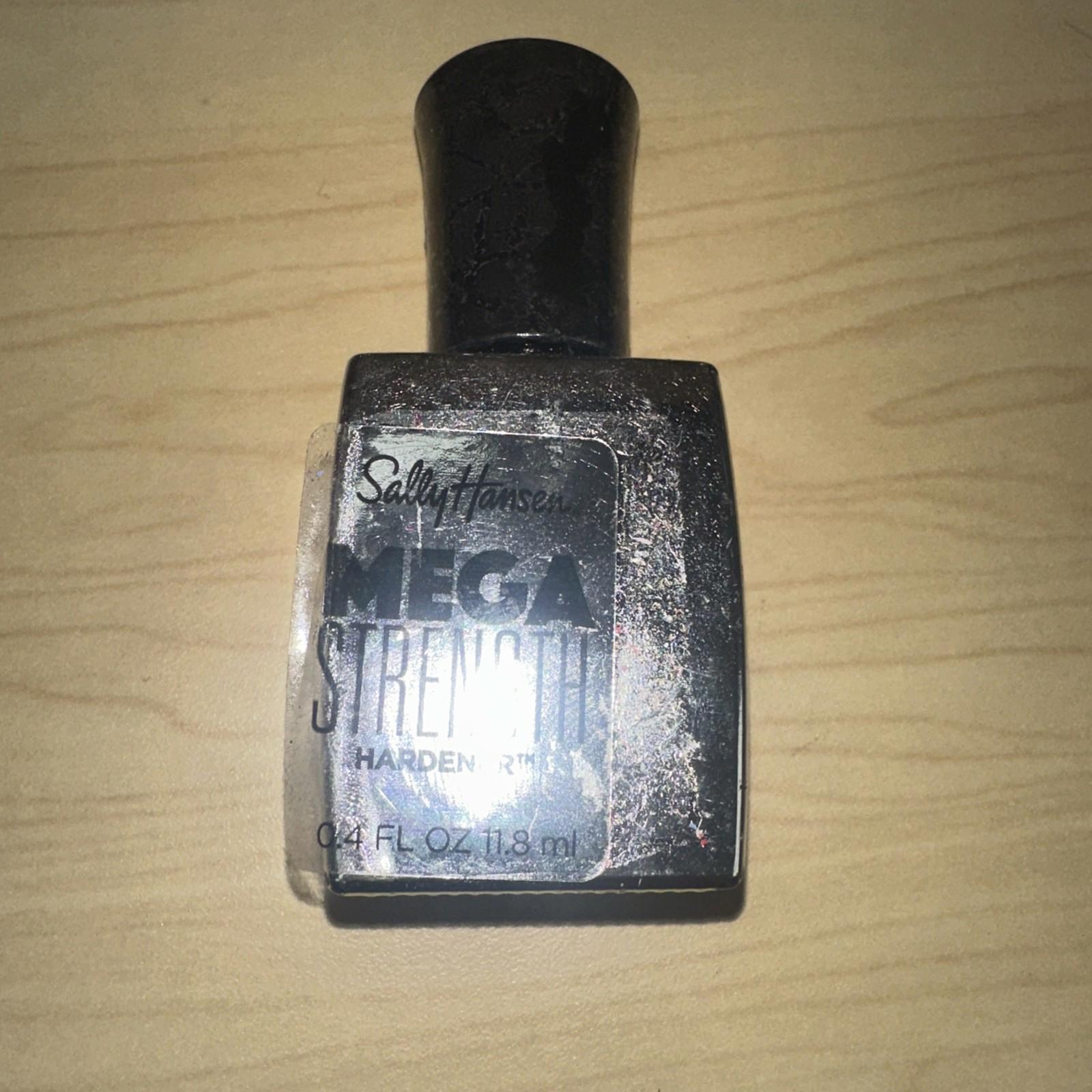 Sally Hansen MEGA STRENGTH Nail 005 STRENGTHENER 0.4floz