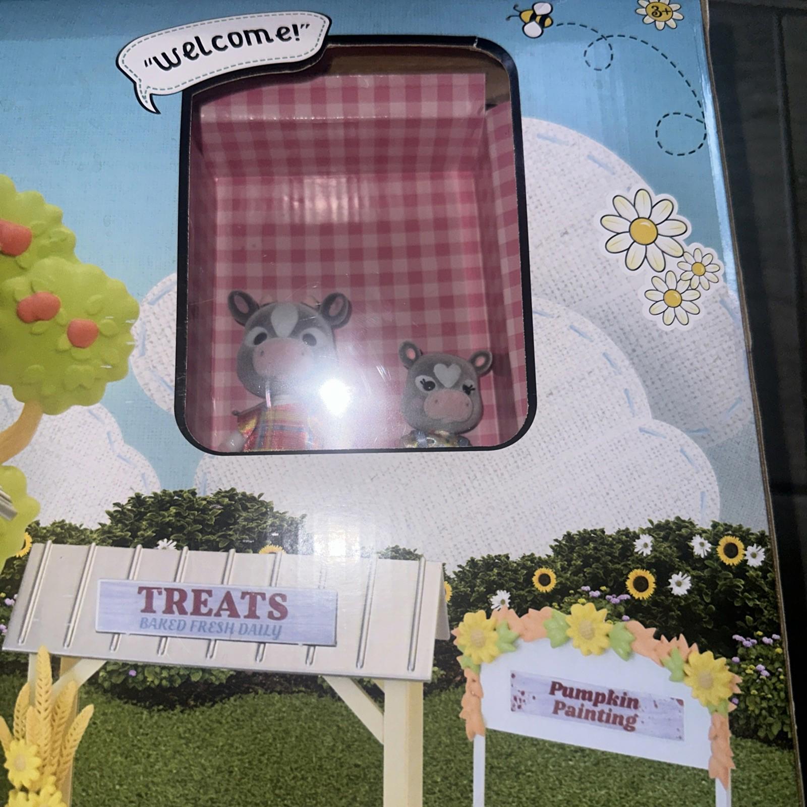 Honey Bee Acres Harvest Festival Playset Barn Over 50 Pieces
