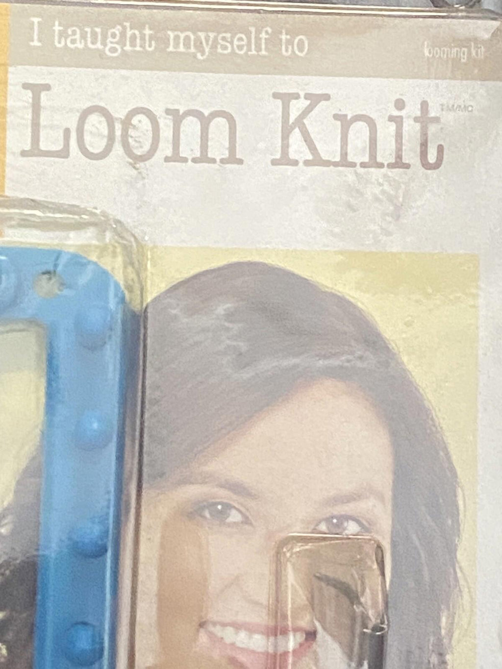 BOYE "I TAUGHT MYSELF TO LOOM KNIT" KIT. TOOLS & INSTRUCTS