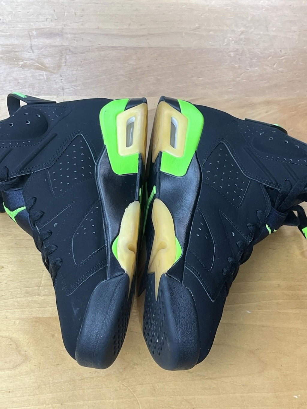 Size 10 - Air Jordan 6 Retro Ele Green/Black Neon CT8529-003