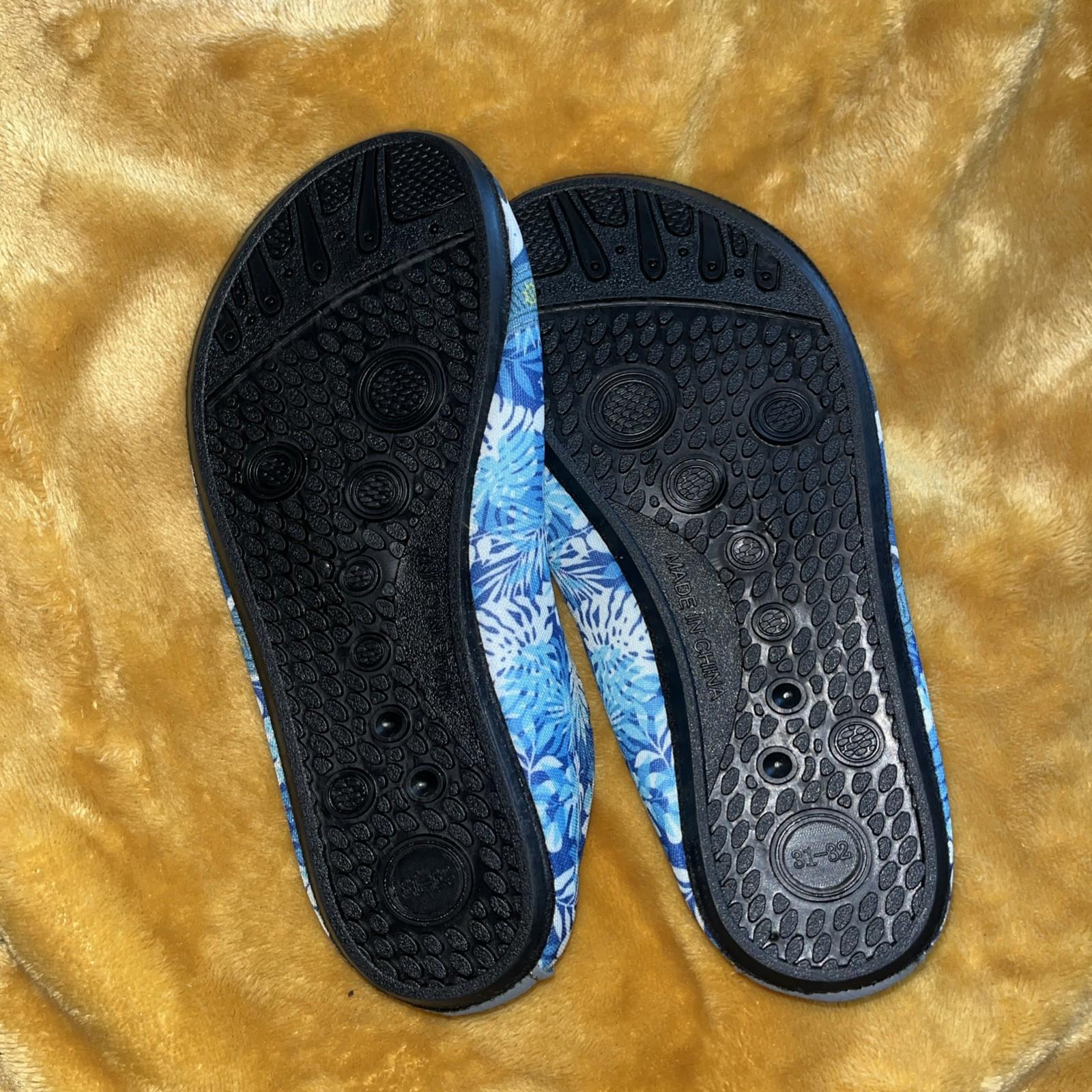 crova toddler shark flower graphics water shoes size 1.5