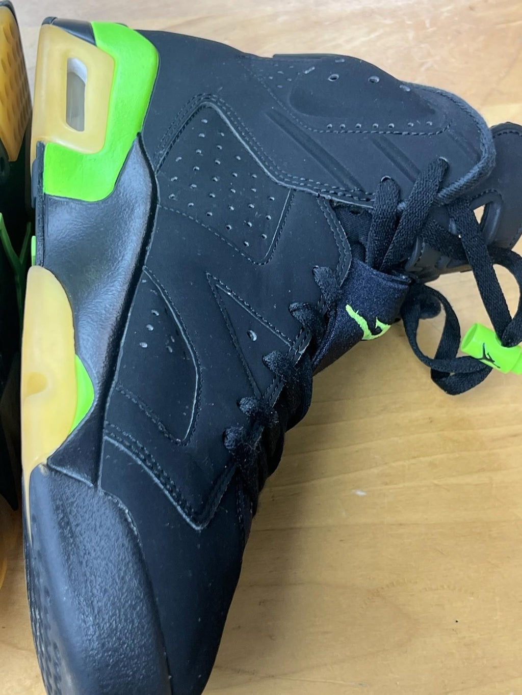 Size 10 - Air Jordan 6 Retro Ele Green/Black Neon CT8529-003