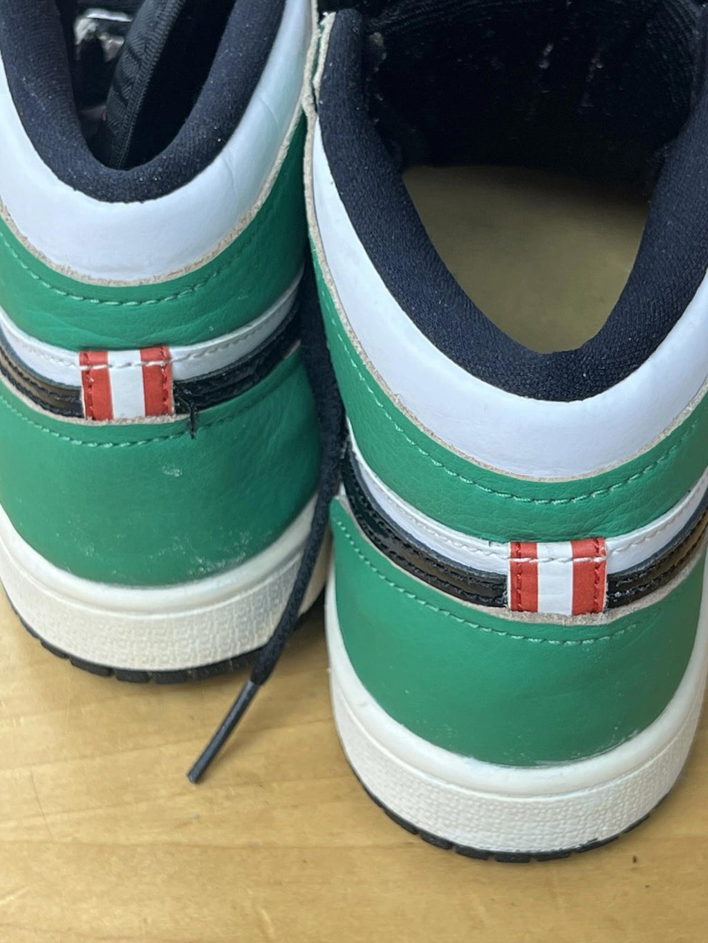 Nike Air Jordan Retro 1 High Lucky Green Size 2Y CU0449-300